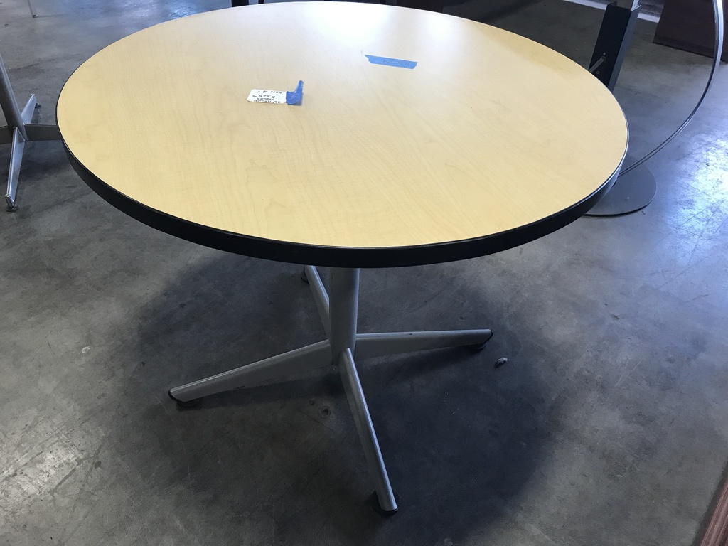 36" Round Break Table