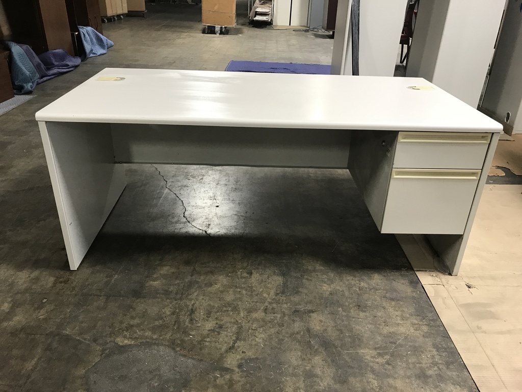 Hon 36x72 Sgl Ped Desk- Cream