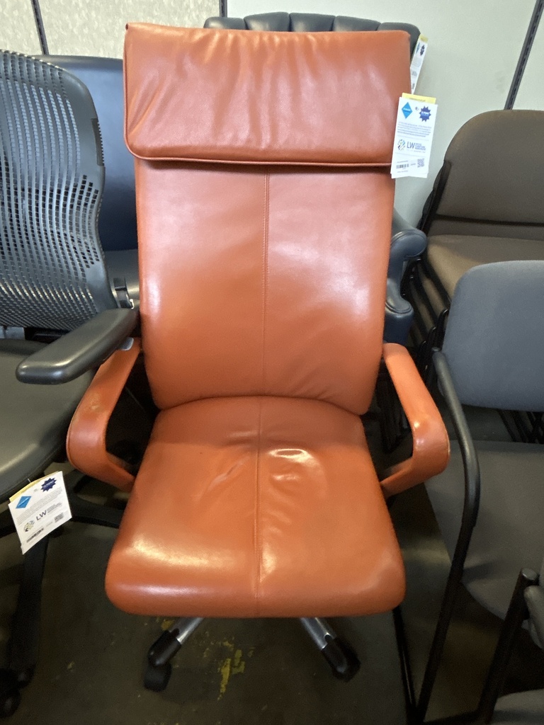 Davis Executive Chair Saddle