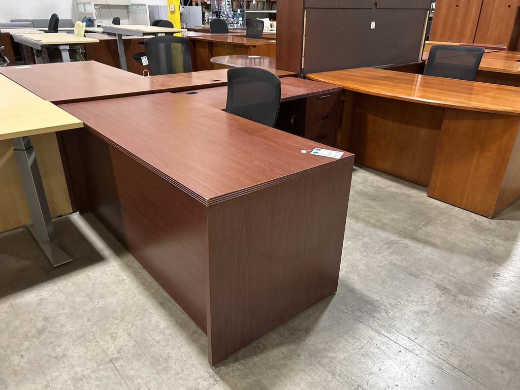 30x66x78 L Shape Desk - RH Paoli - Mahogany