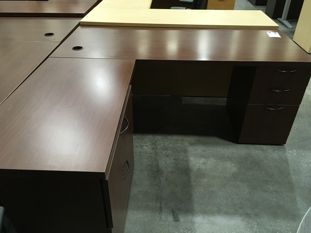 72x30 Steelcase Lshape Desk Cherry LH