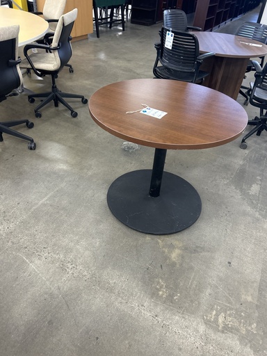 36" Round Table (Walnut)