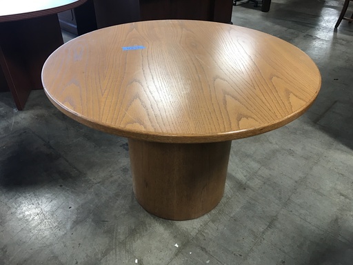 42" Oak Round Table