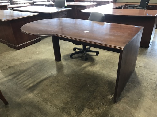 72" P-Top Desk