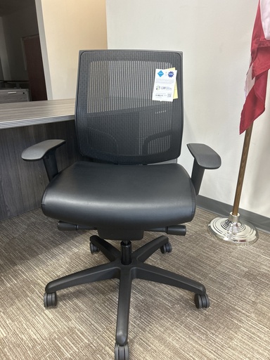 Sit On It Focus Ex.HRB Enhanced Mid Back Task Chair with Onyx Element Seat 