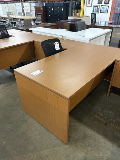 36x72 LH L-Desk Honey