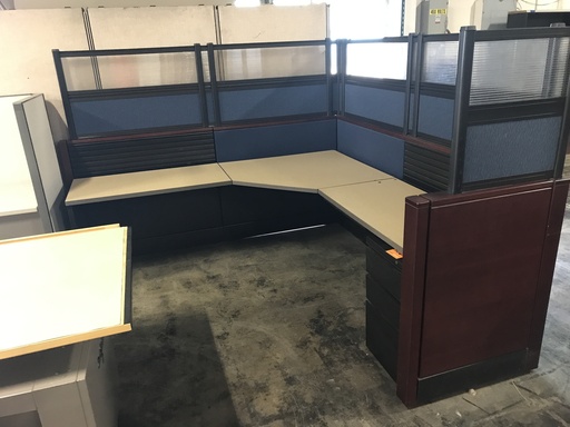 Herman Miller 7x7 ft L shaped cubicle. 