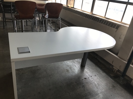 Steelcase 72in P top Desk RH white