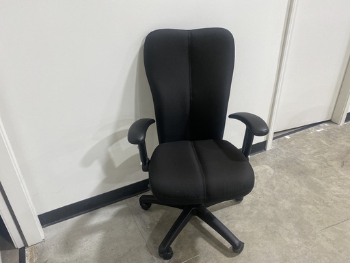 Via Voss Black Task Chair