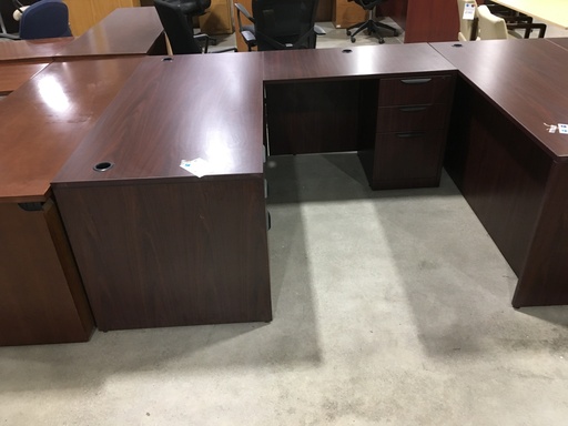 30x66 RH L-Desk Mahogany