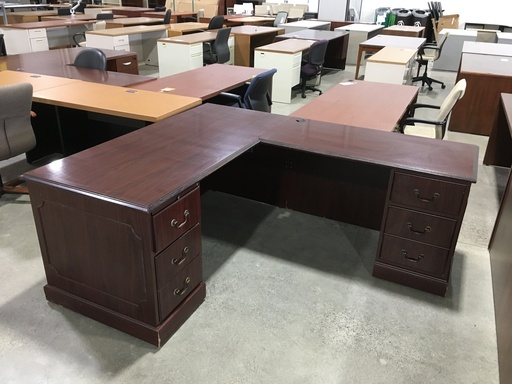 30x66 Veneer RH L-Desk Mahogany