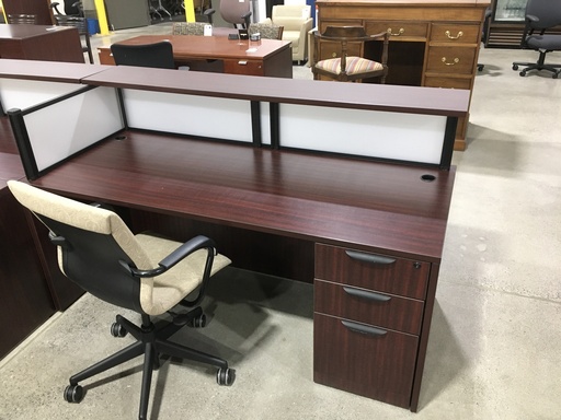 30x72 Single Ped Desk W/Privacy Glass