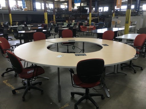 120" 4pc Round Huddle Table